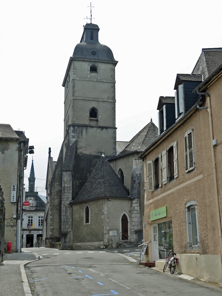 Vers l'église et l