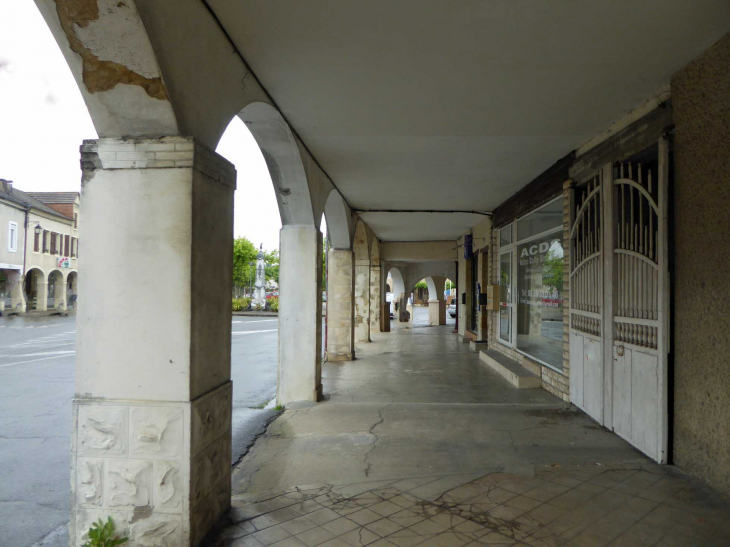 Sous les arcades - Arzacq-Arraziguet