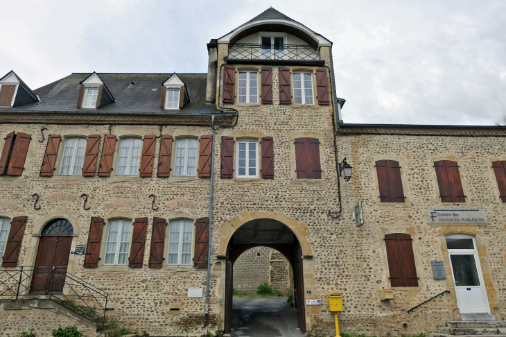 Place du Mercadieu : l'ancien presbytère - Arzacq-Arraziguet