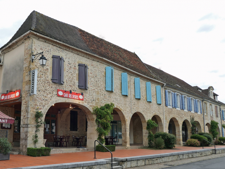 Place de la République - Arzacq-Arraziguet