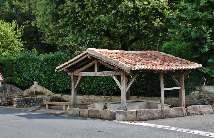 La Fontaine et Le Lavoir - Ascain