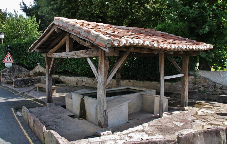 La Fontaine et Le Lavoir - Ascain