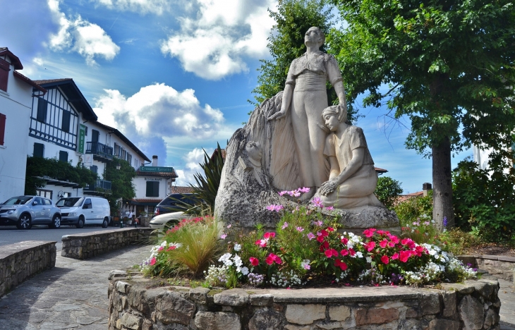 Monument aux Morts - Ascain