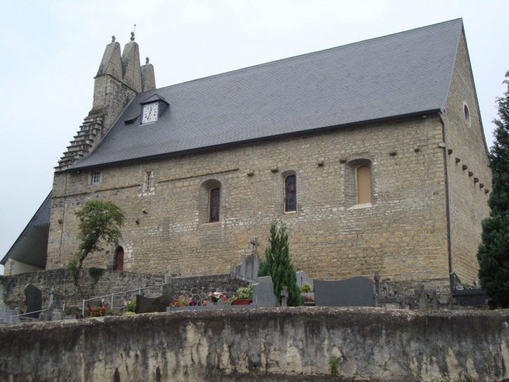 Aussurucq (64130) église