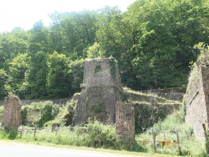 Ancien haut fourneau - Banca