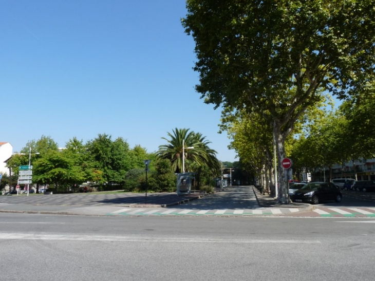 Place des Basques - Bayonne