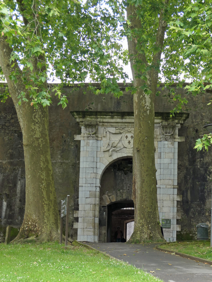 La poterne de sortie des fortifications - Bayonne