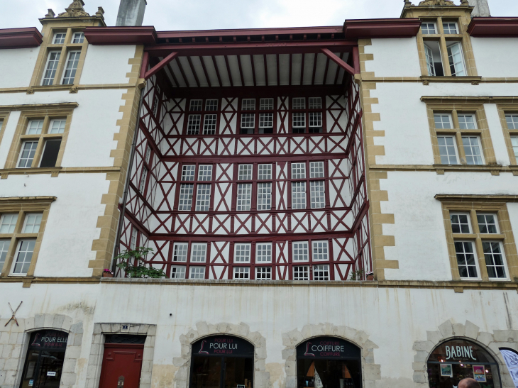 Le Vieux Bayonne : la maison Moulis rue de la Poissonnerie