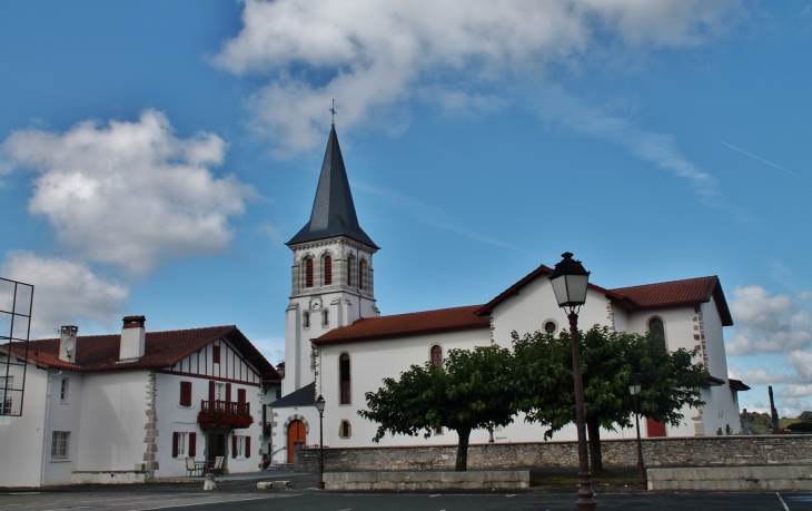 église St Julien-de-Lescar - Beyrie-sur-Joyeuse