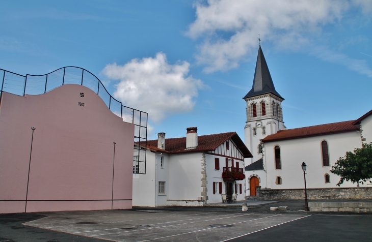 église St Julien-de-Lescar - Beyrie-sur-Joyeuse