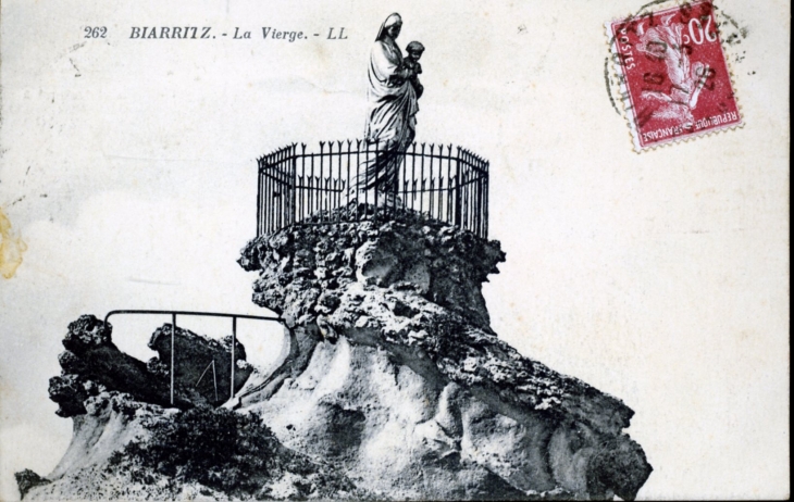 La Vierge, vers 1926 (carte postale ancienne). - Biarritz