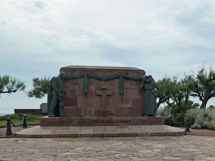 Le monument aux morts - Biarritz