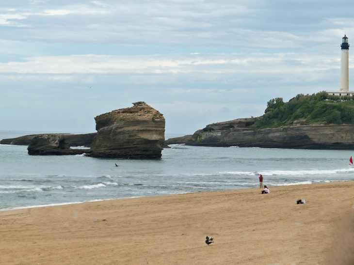 La plage de Miramar et le phare - Biarritz