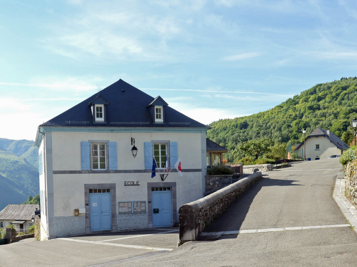 La mairie-école  - Bilhères