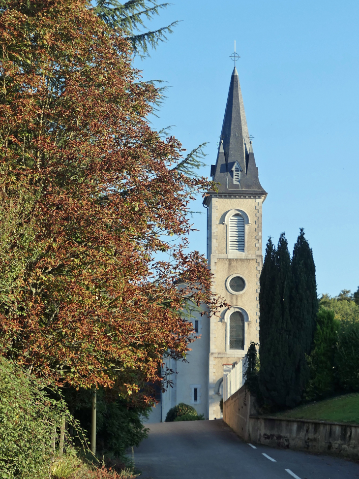 Vers l'église - Boumourt