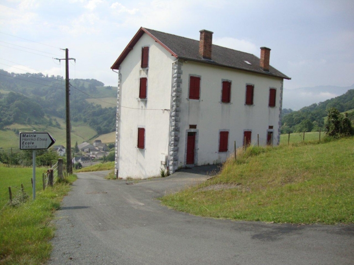 Camou-Cihigue (64470) à Camou, la mairie