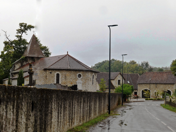 L'église et la mairie - Castetner