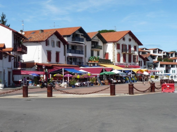 Sur le port de Socoa - Ciboure