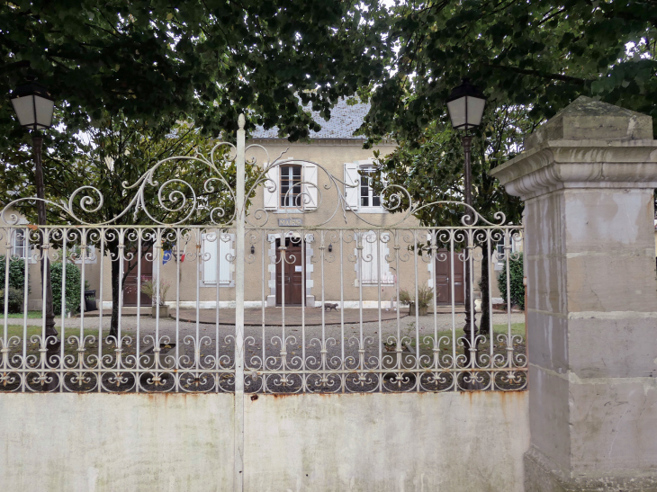 La mairie-école  - Dognen