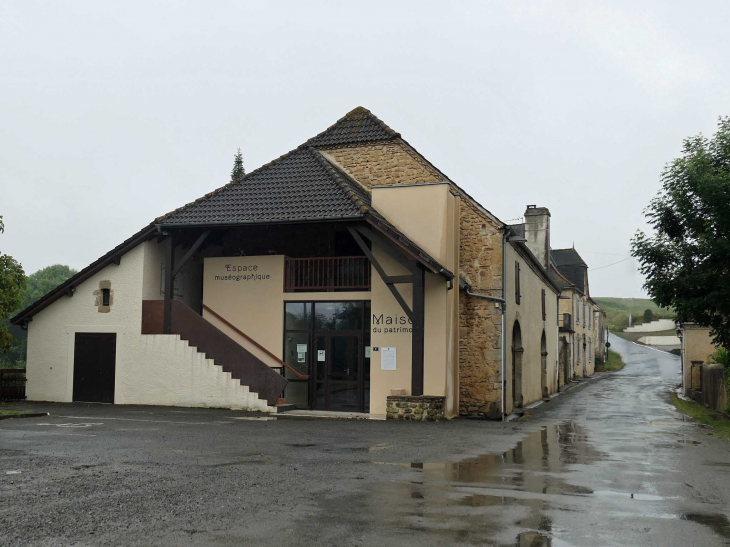 La maison du patrimoine dans le village - Garos