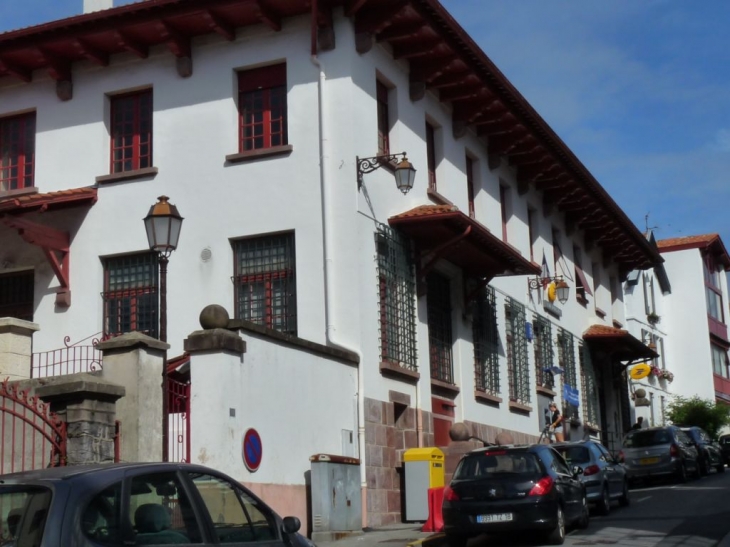 La poste ,village - Hendaye