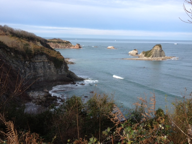 L'océan depuis le chelin de la corniche. - Hendaye