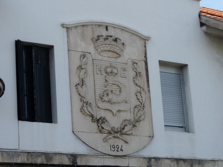 Le blason de la commune - Hendaye