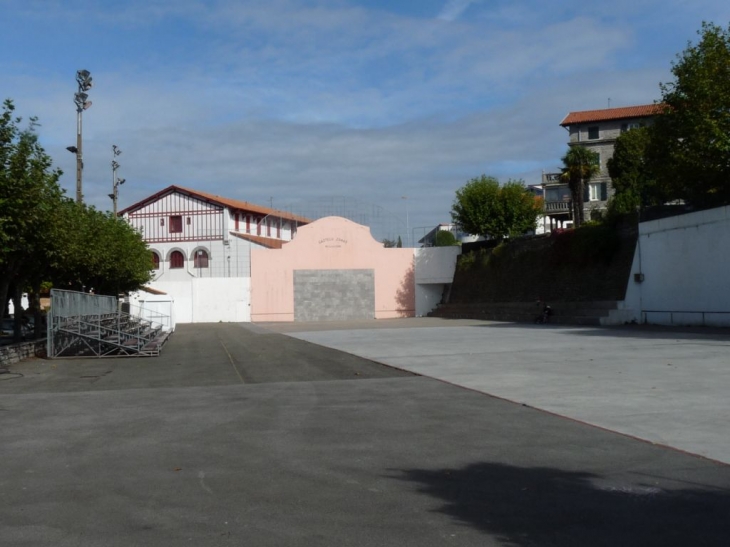 Le fronton Gaztelu  Zahar - Hendaye