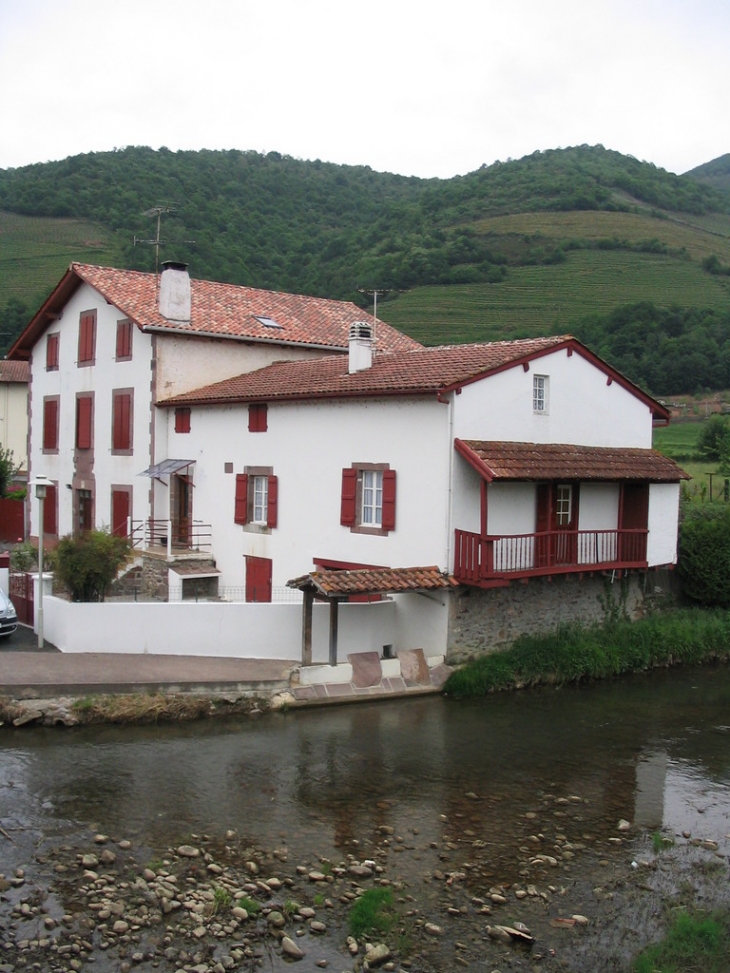 Maison de famille a ispoure dans le pays basque