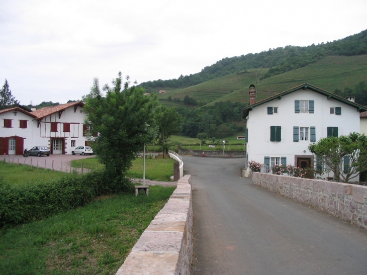 Ispoure petit village pres de st jean pied de port