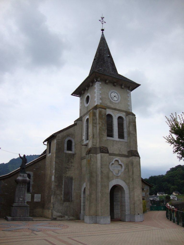 Issor (64570) église