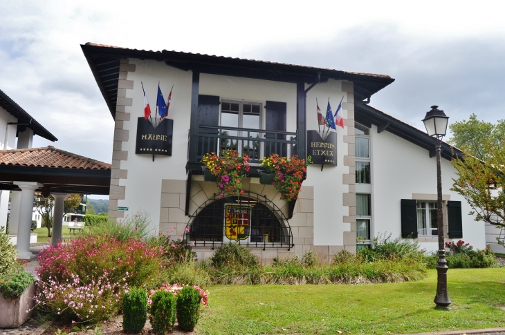 La Mairie - Itxassou