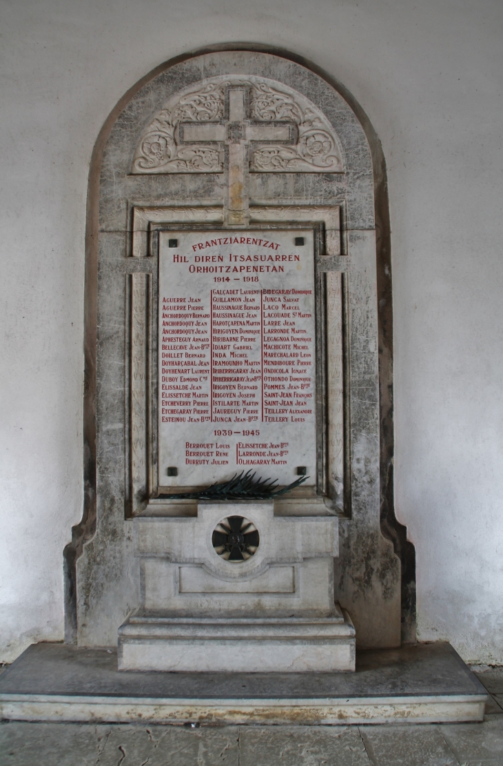  !!église Saint-Fructueux ( Monument-aux-Morts sous le Porche ) - Itxassou