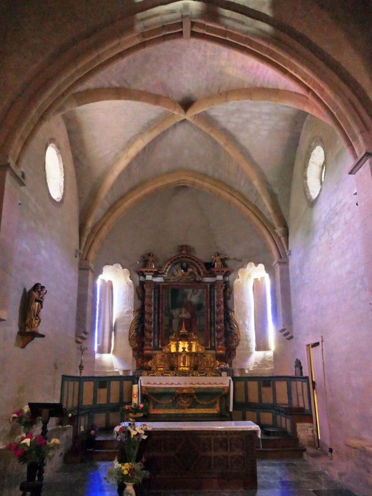 L'intérieur de l'église - L'Hôpital-Saint-Blaise