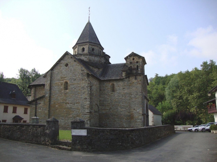 L'Hôpital-Saint-Blaise (64130) L'église coté ombre