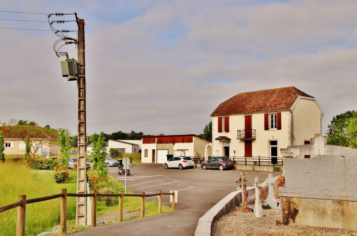 La Commune - Lacadée