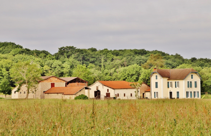 La Commune - Lacadée