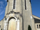 le monument aux morts au chevet de l'église