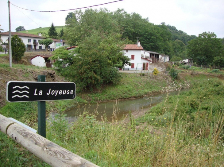 Lantabat (64640)  à Luisenialdea: la Joyeuse