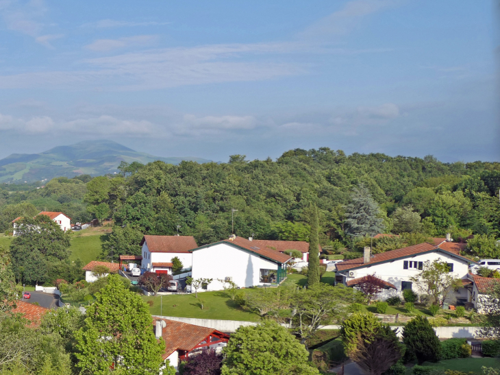 Vue sur la Rhune - Larressore