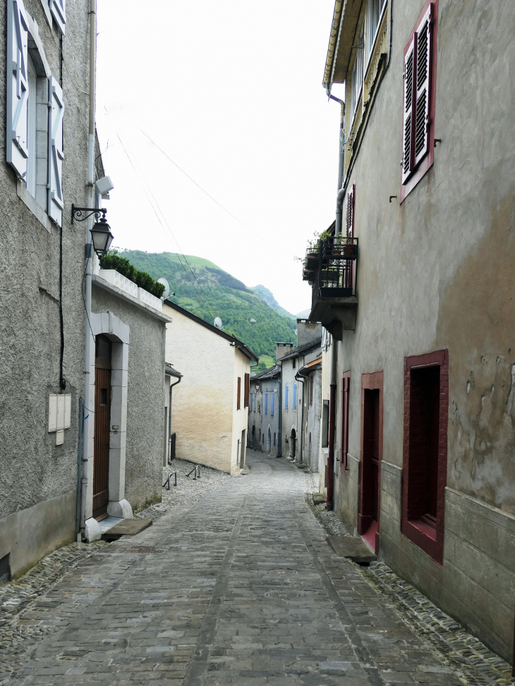 Ruelle dans la ville - Laruns