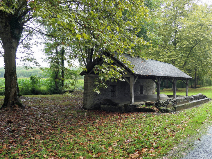 Lavoir - Lay-Lamidou