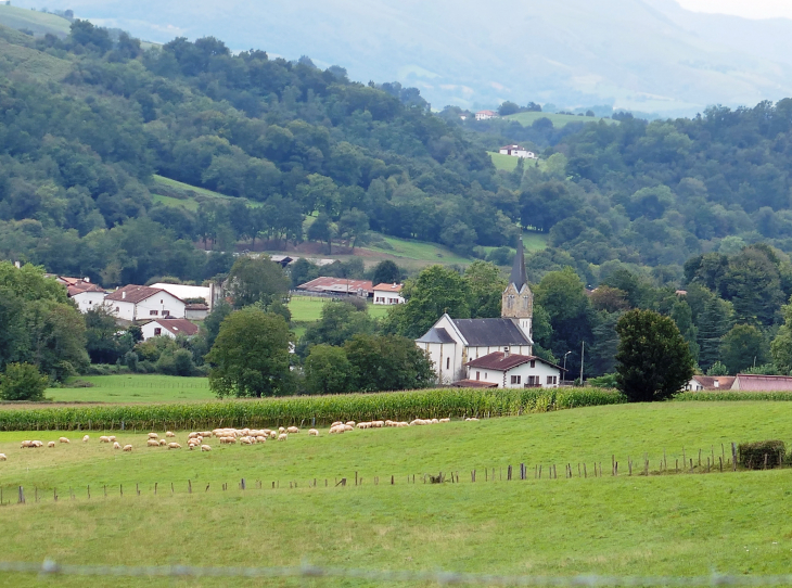 Vue sur le village - Lecumberry