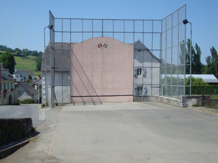 Lichans-Sunhar (64470) à Lichans, fronton