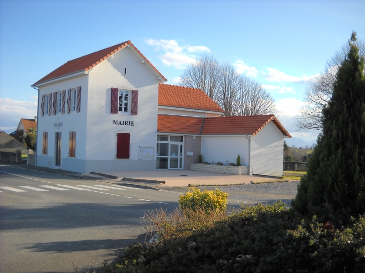 Ancienne école devenue mairie - Maucor