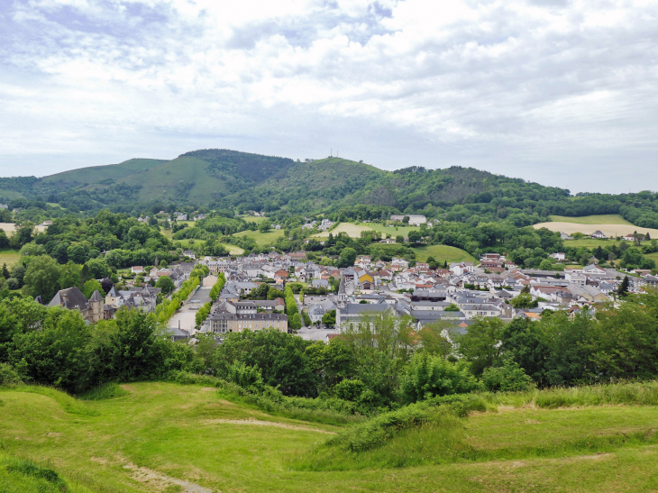 La ville vue du château - Mauléon-Licharre