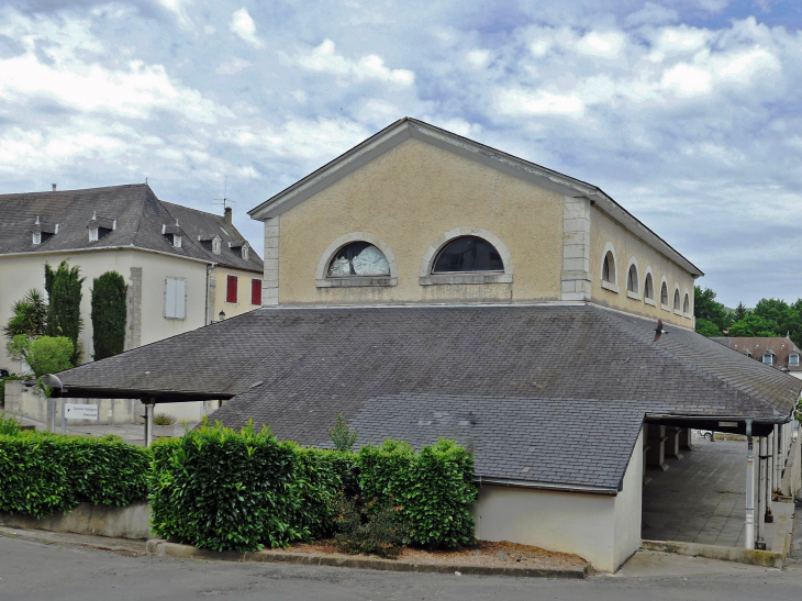 Haute-ville : la halle - Mauléon-Licharre