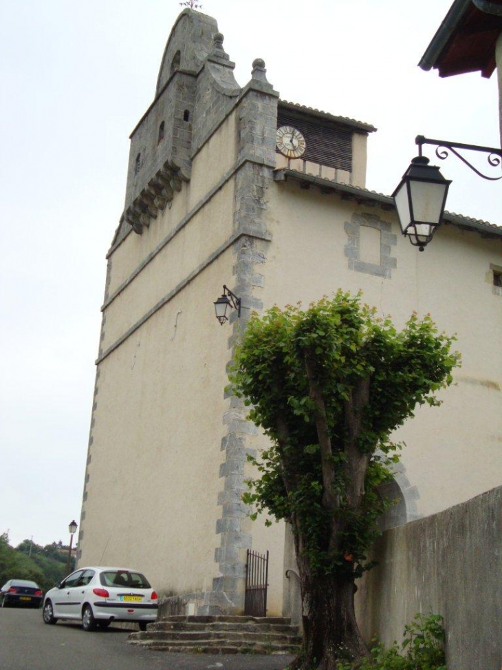 Mendionde, l'église