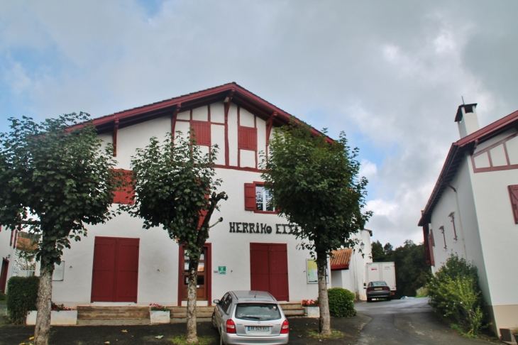 La Mairie - Mendionde