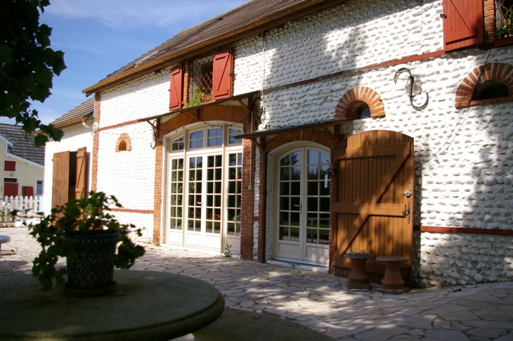 Gite, chambre d'hote, maison lahon - Mouhous